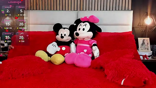 NiicolleMiller online show from September 20, 9:46 pm