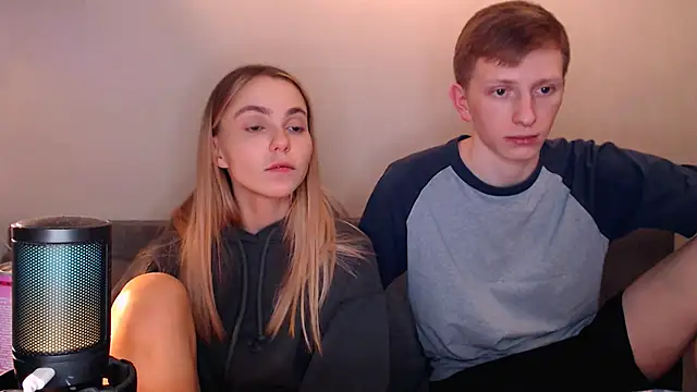 juliaanddima online show from December 3, 10:23 pm