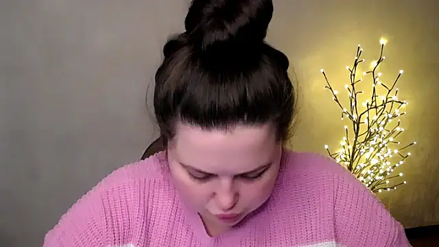 Emily Mo online show from November 15, 8:48 am