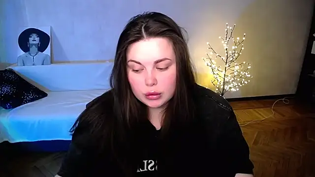 Emily Mo online show from June 3, 6:58 am