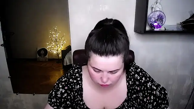 Emily Mo online show from July 1, 6:13 am