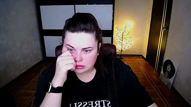 Emily Mo online show from July 25, 5:36 am