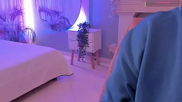 scarlet miller1 online show from November 18, 12:17 pm