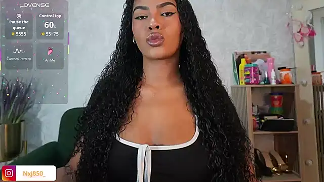 HOTBLACKANDWHITE2 online show from February 27, 11:26 pm