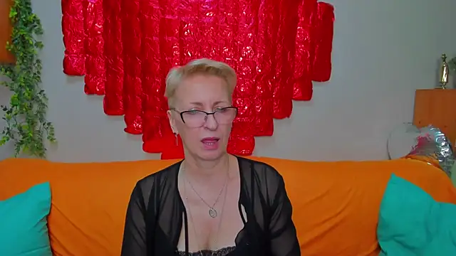 iamyourdream89 online show from February 9, 6:10 pm