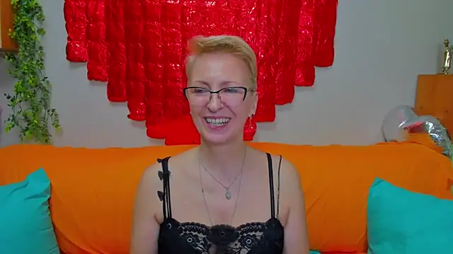 iamyourdream89 online show from February 11, 6:20 pm