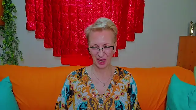 iamyourdream89 online show from March 1, 7:57 pm