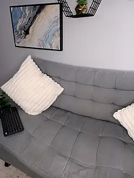 Amber Etan online show from April 15, 3:45 pm