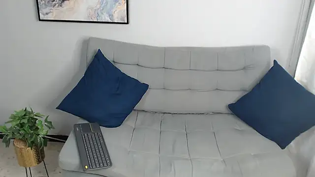 Amber Etan online show from September 29, 4:45 pm