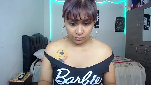 pinky violeta online show from April 8, 3:03 pm