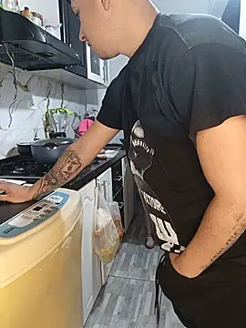 kingofqueenxxx online show from July 12, 4:13 am