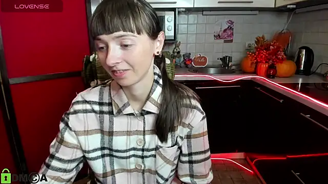 TayanaJons online show from November 4, 8:08 am