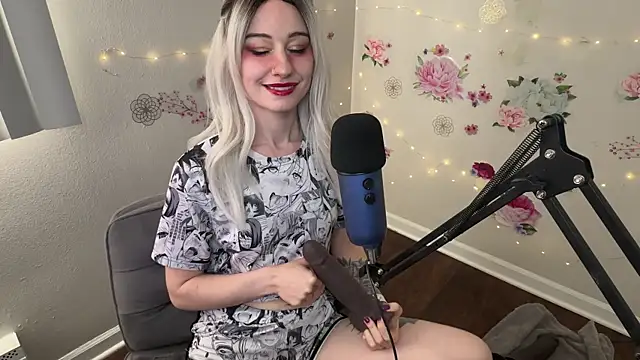Starr1123 online show from July 28, 8:52 pm