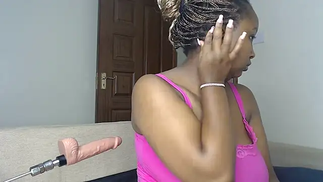NIKKIE LOVE online show from June 18, 9:14 am