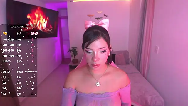 angel rouse  online show from April 12, 2:47 am