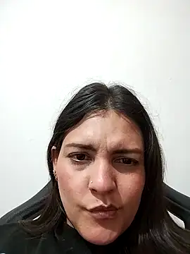 Mia Hampton online show from December 18, 4:17 am