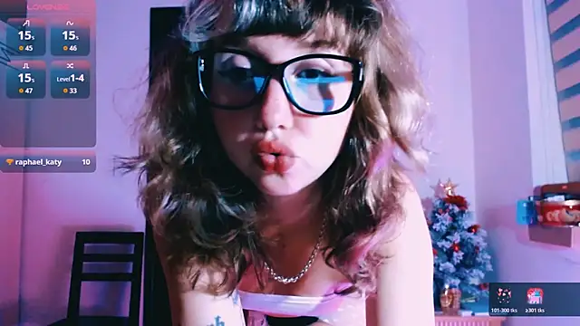 Cosmo Riri online show from February 15, 5:12 pm