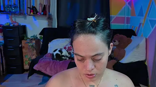 Cuttiealice online show from September 10, 5:35 pm