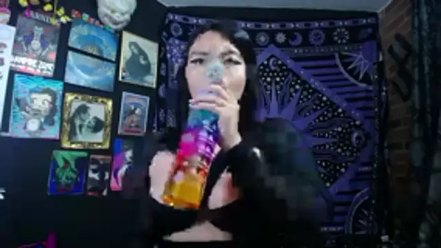 Yourmadame P online show from October 31, 11:42 pm