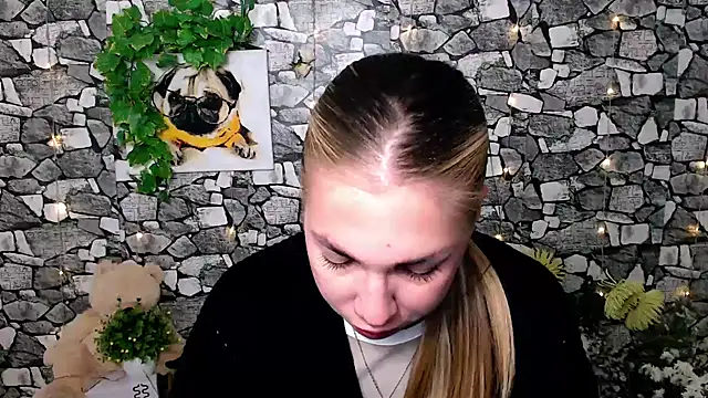 Sport Tall Doll online show from October 7, 9:57 am