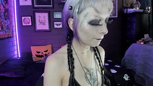 insania 9999  online show from November 7, 6:02 pm