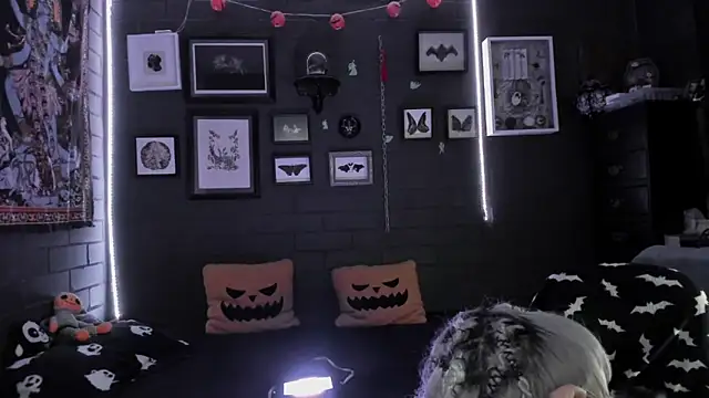 insania 9999  online show from December 20, 5:17 pm