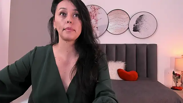 SaharaGarcia   online show from March 17, 6:12 pm