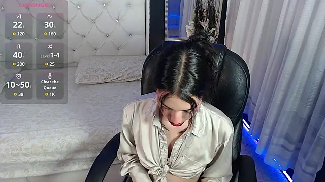 Snapshot of LiaVillalobos chatting on October 8, 11:25 am LiaVillalobos online show from October 8, 11:25 am