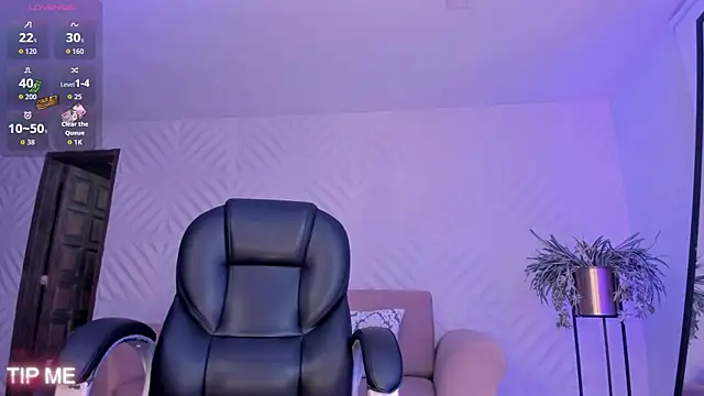 SophieBarnett online show from April 15, 10:32 pm