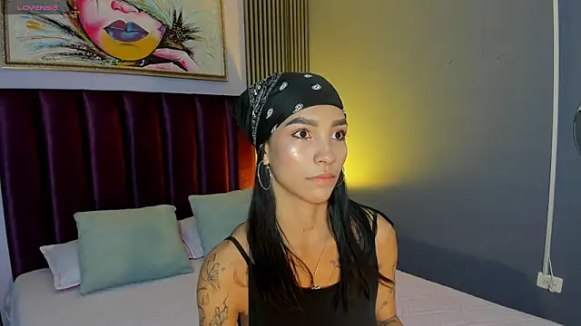 LauraAristizabal online show from March 27, 12:28 pm