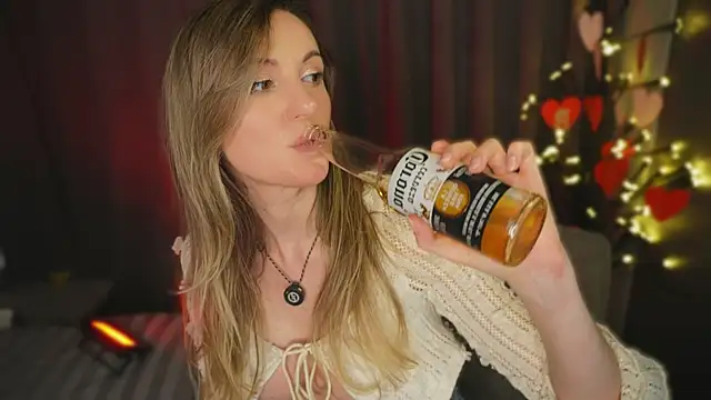 ShyNdWild online show from March 28, 5:34 pm