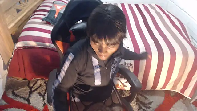 sexyjustin202 online show from October 17, 3:21 am