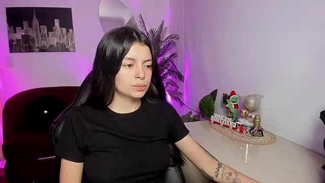 Meghan320 online show from December 19, 11:57 am