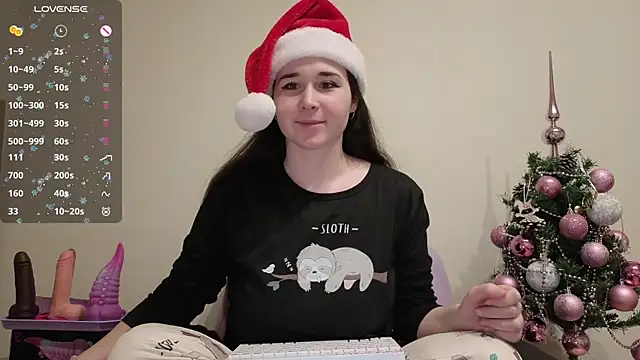 MaryHillx online show from December 17, 4:33 pm