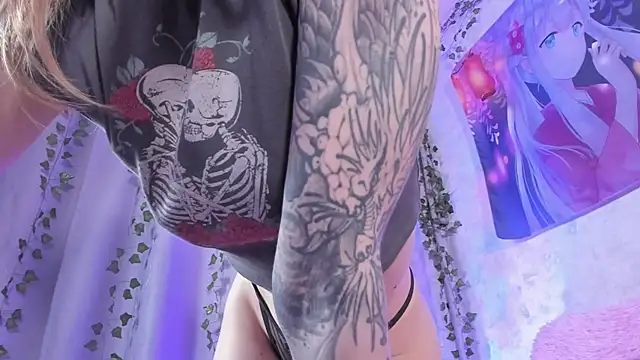 LuckySexyDoll online show from March 23, 8:31 am