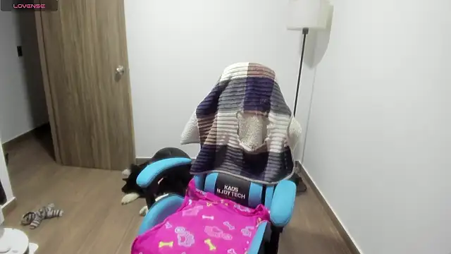 Emily Nicole online show from January 15, 2:06 am