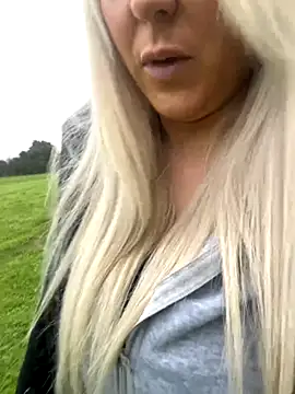 Bustyblondebabe32 online show from October 9, 8:07 am