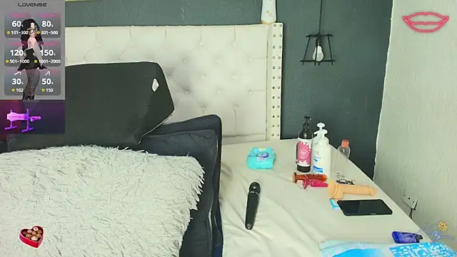 hazel milf online show from February 18, 12:04 pm