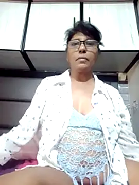 MsAttitude online show from April 17, 5:37 pm