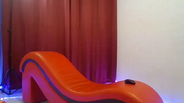 sophieandmarkls online show from November 20, 12:28 pm