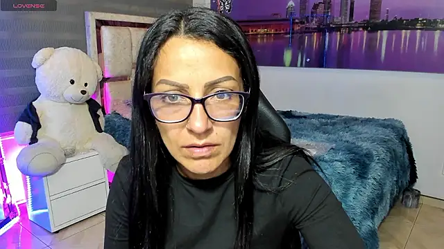 alma blue online show from February 11, 11:17 pm