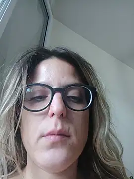 dolcehelena993 online show from July 19, 6:32 pm