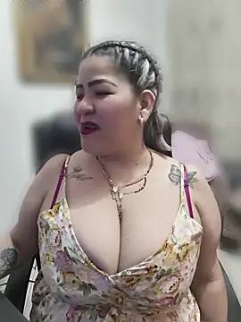 Dalessa Bigtits online show from June 27, 4:02 am