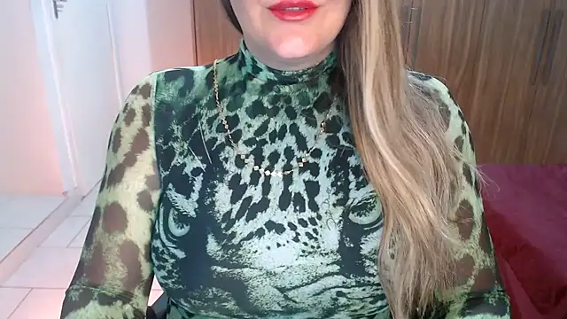 Aliceescobar online show from June 9, 12:48 pm