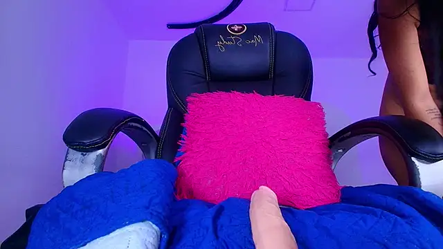 naomi kyse online show from February 24, 3:05 am