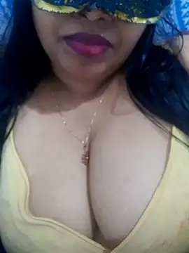 Snapshot of chubby_wife chatting on October 9, 4:38 am chubby wife online show from October 9, 4:38 am