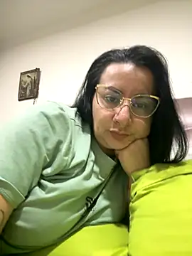 Abril Luv online show from December 2, 1:18 am