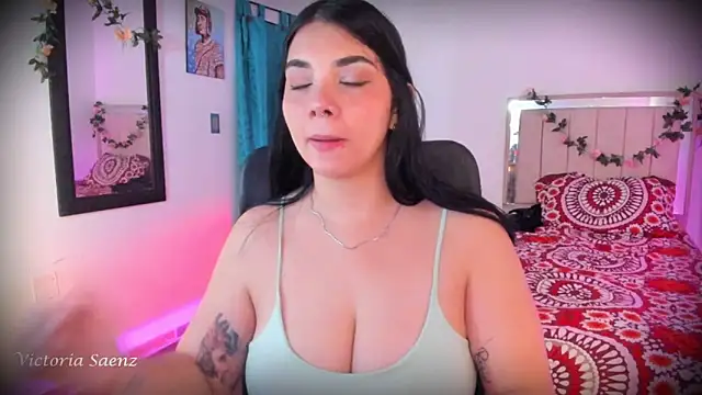 victoriaasaenz  online show from February 11, 12:14 am