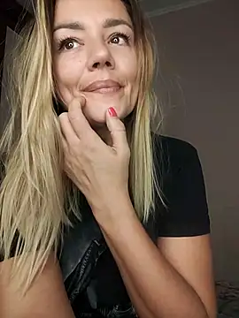 KrissSexi online show from October 17, 6:38 am