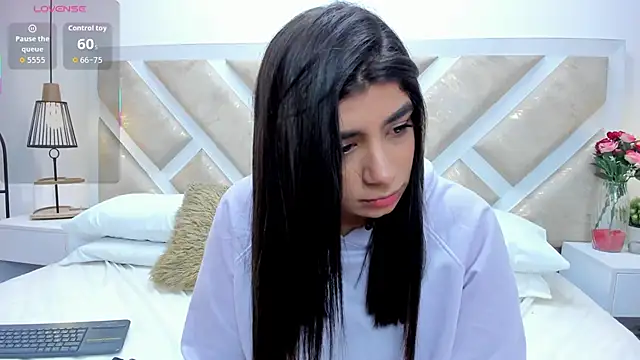 ZiaCalifa online show from February 6, 1:58 pm